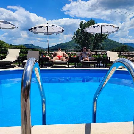 Guest House Hristova Kashta - Христова Къща Cherni Vrŭkh Exteriér fotografie