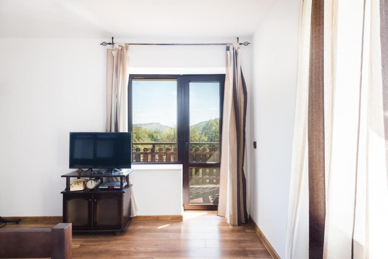 Guest House Hristova Kashta - Христова Къща Cherni Vrŭkh Exteriér fotografie