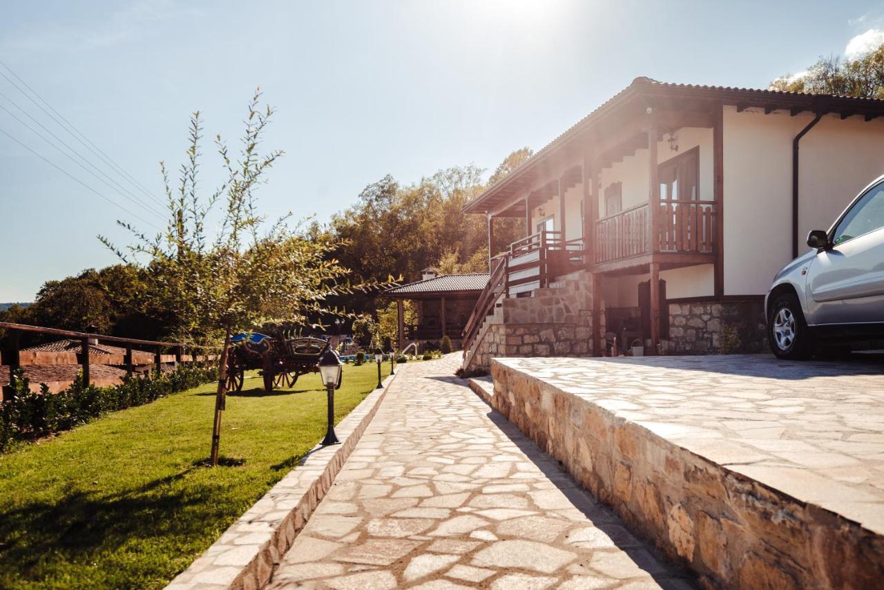 Guest House Hristova Kashta - Христова Къща Cherni Vrŭkh Exteriér fotografie