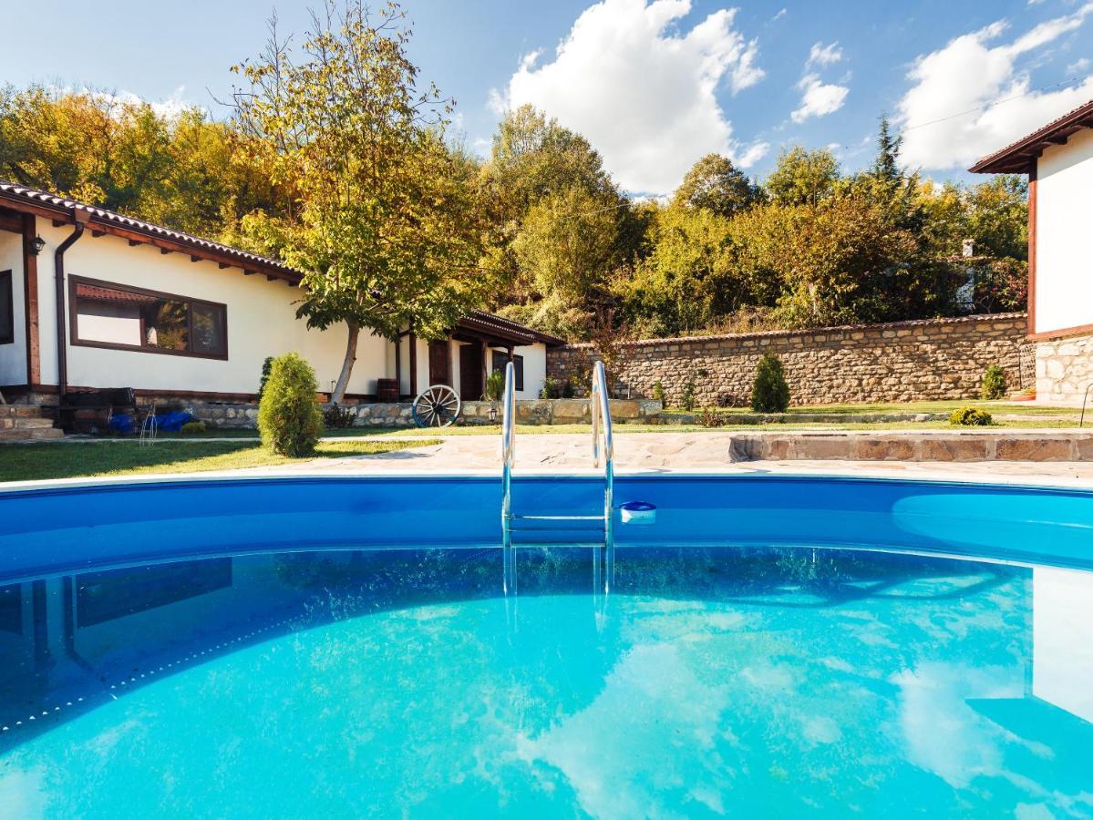 Guest House Hristova Kashta - Христова Къща Cherni Vrŭkh Exteriér fotografie