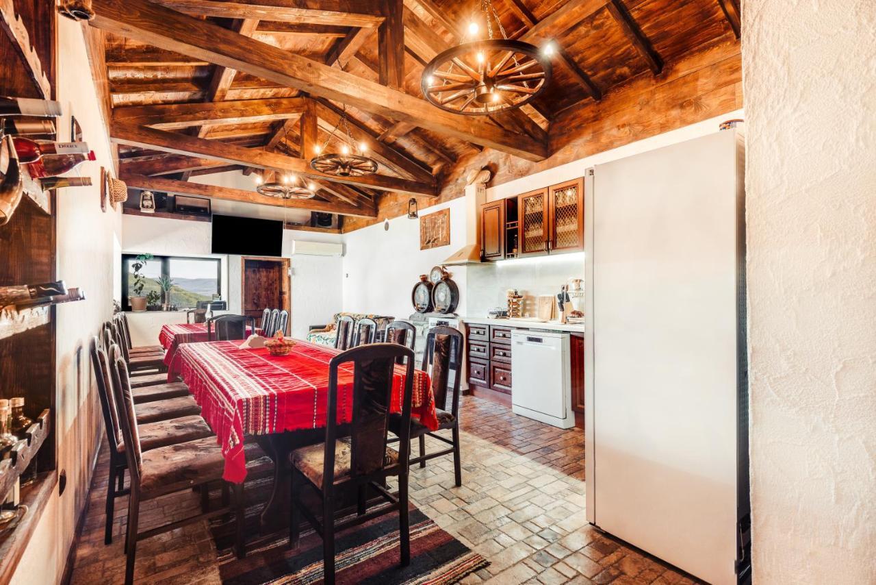 Guest House Hristova Kashta - Христова Къща Cherni Vrŭkh Exteriér fotografie