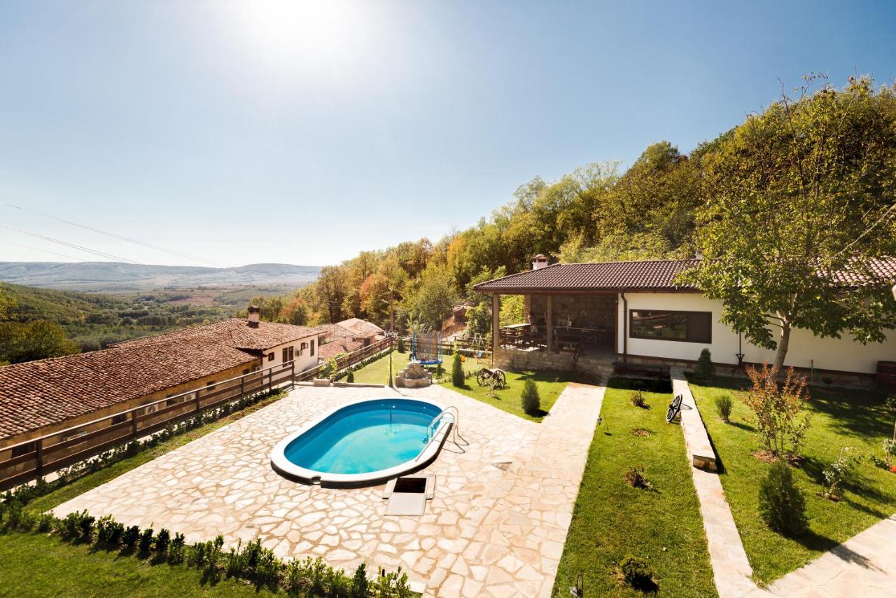 Guest House Hristova Kashta - Христова Къща Cherni Vrŭkh Exteriér fotografie