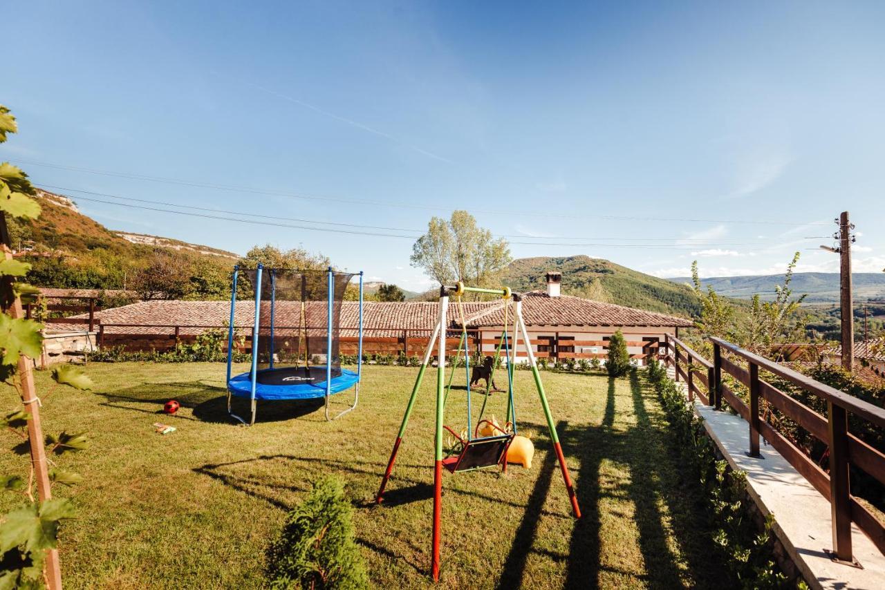 Guest House Hristova Kashta - Христова Къща Cherni Vrŭkh Exteriér fotografie