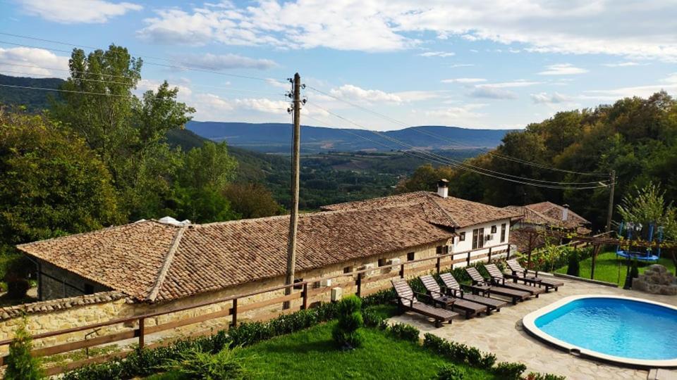 Guest House Hristova Kashta - Христова Къща Cherni Vrŭkh Exteriér fotografie