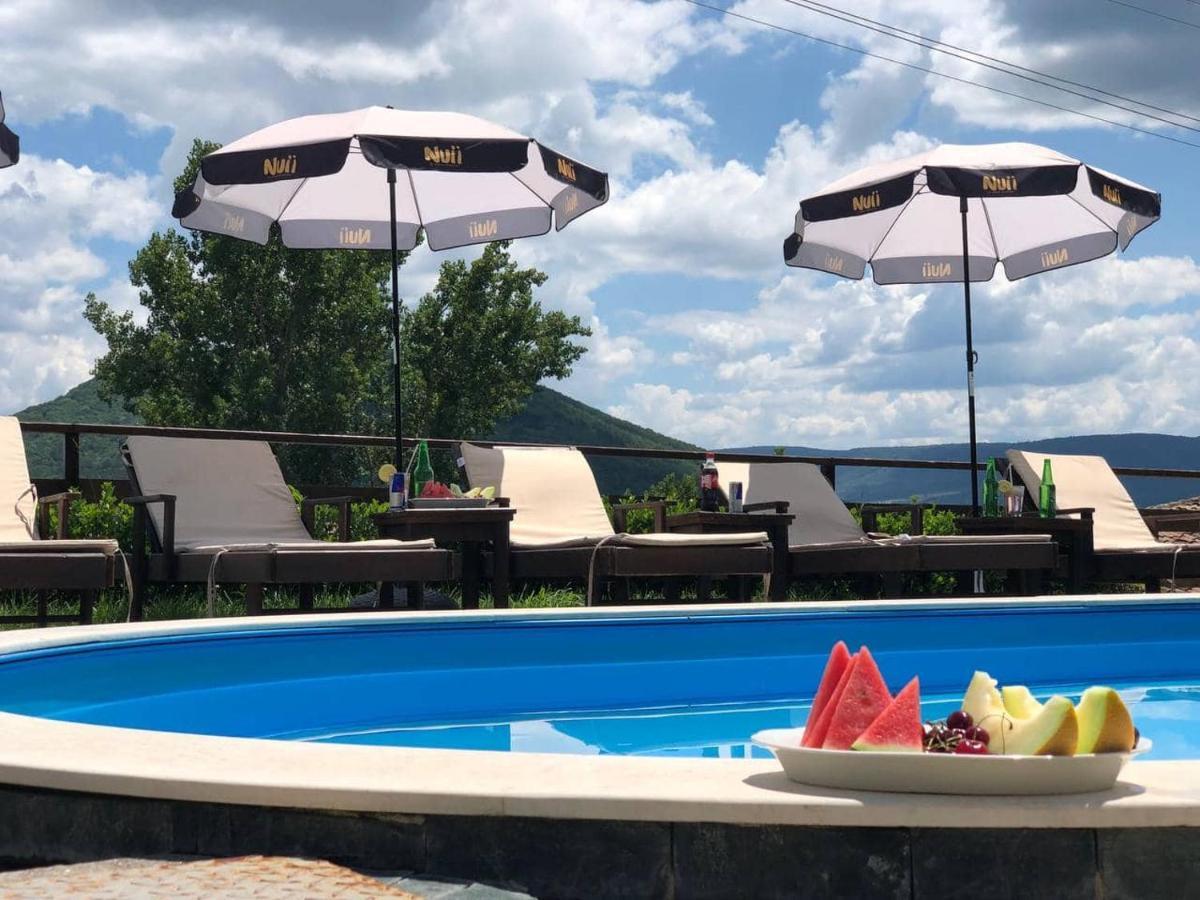 Guest House Hristova Kashta - Христова Къща Cherni Vrŭkh Exteriér fotografie
