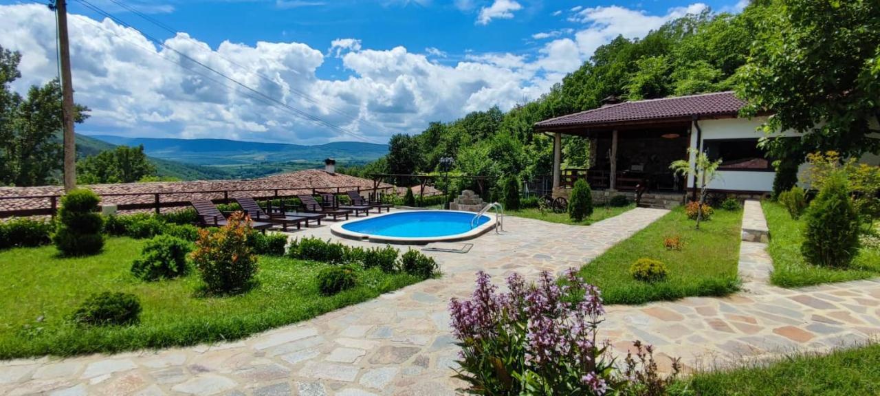 Guest House Hristova Kashta - Христова Къща Cherni Vrŭkh Exteriér fotografie