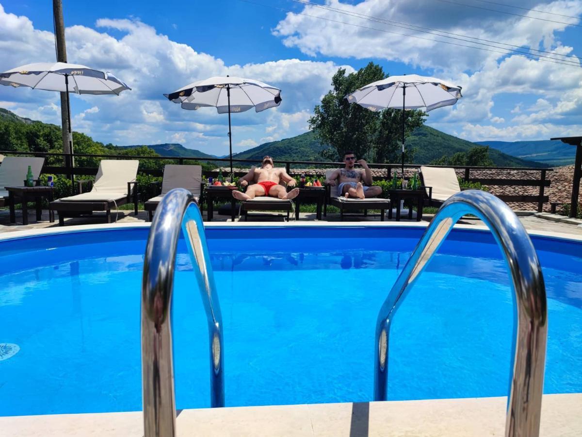 Guest House Hristova Kashta - Христова Къща Cherni Vrŭkh Exteriér fotografie