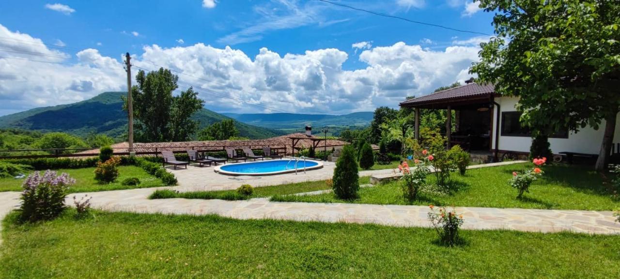 Guest House Hristova Kashta - Христова Къща Cherni Vrŭkh Exteriér fotografie
