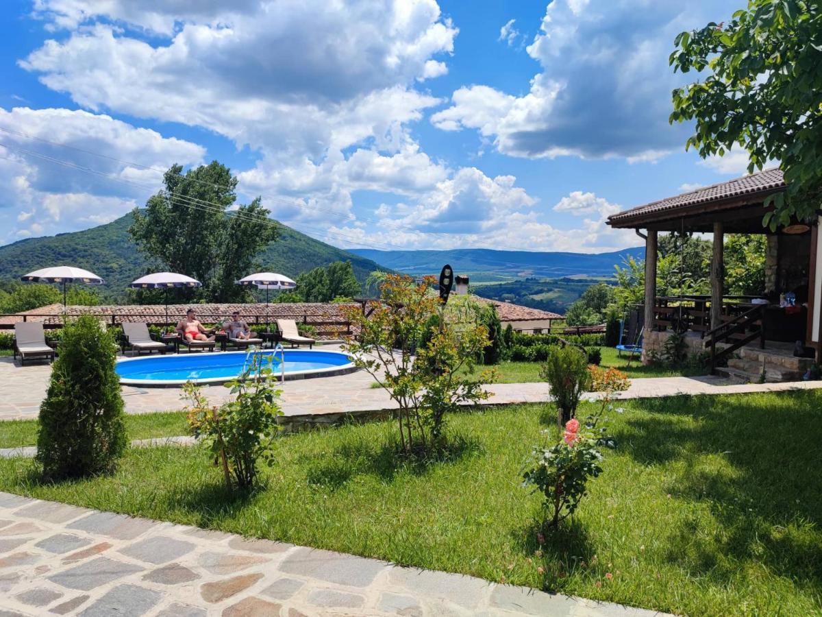 Guest House Hristova Kashta - Христова Къща Cherni Vrŭkh Exteriér fotografie