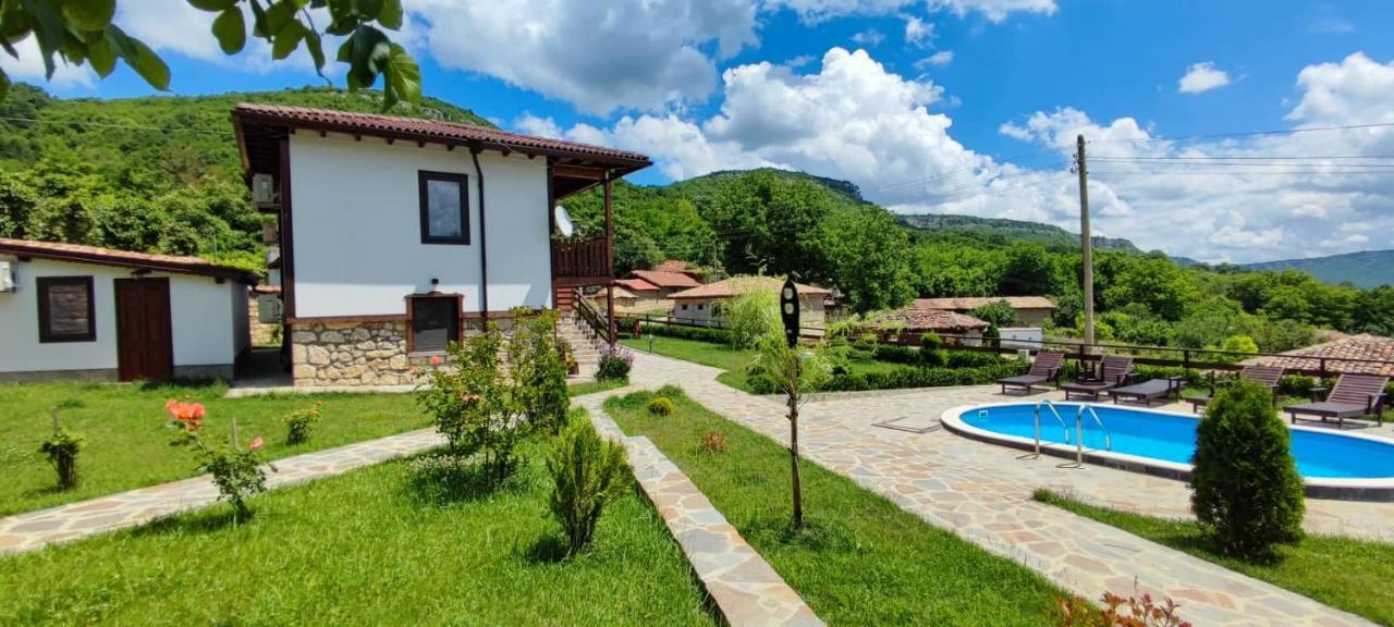 Guest House Hristova Kashta - Христова Къща Cherni Vrŭkh Exteriér fotografie